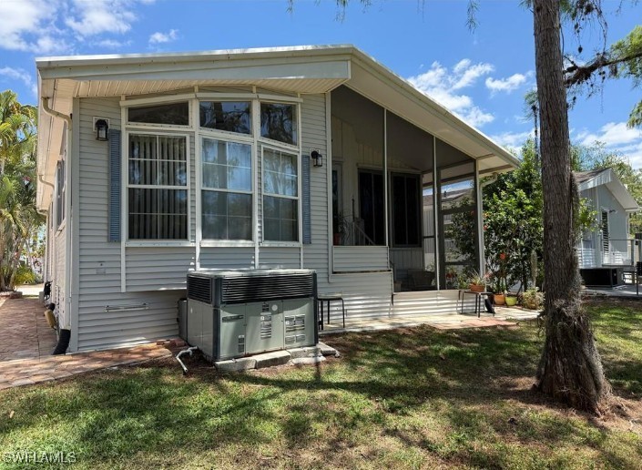 1 Bed ManufacturedHome for Sale in Naples, FL, $128,000 — photo 4