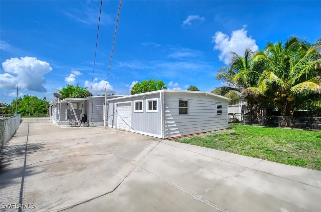 2 Bed ManufacturedHome for Sale in Naples, FL, $295,000 — photo 4