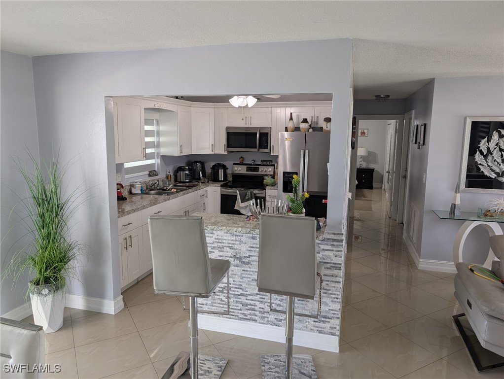 3 Bed SingleFamilyResidence for Sale in Wedgewood, FL — photo 4