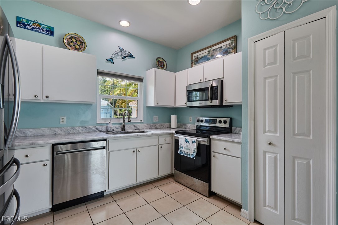 2 Bed SingleFamilyResidence for Sale in Estero, FL, $349,000 — photo 4