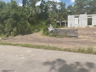 3 Bed SingleFamilyResidence for Sale in Lehigh Acres, FL — photo 4
