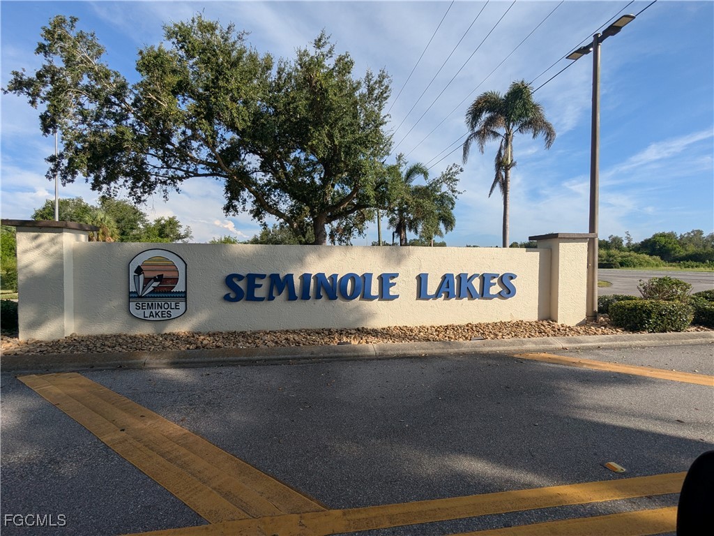 3 Bed SingleFamilyResidence for Sale in Seminole, FL — photo 4