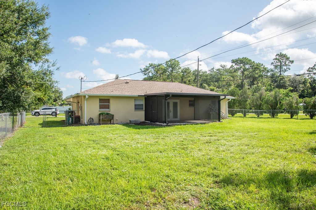 3 Bed SingleFamilyResidence for Sale in Fort Myers, photo 4