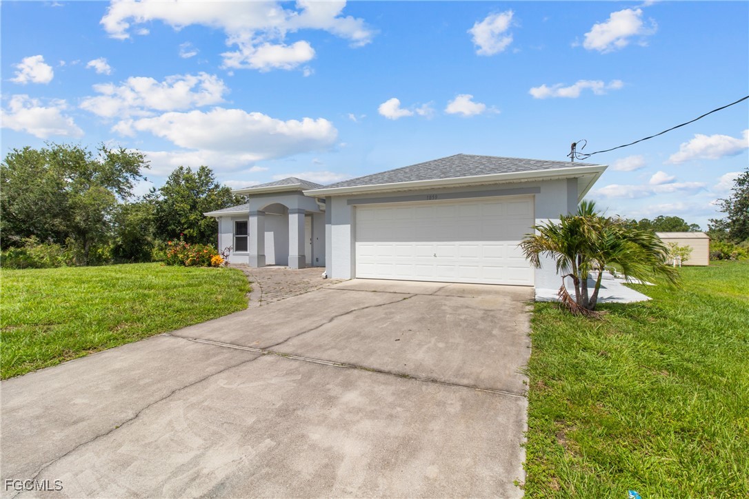 4 Bed SingleFamilyResidence for Sale in Lehigh Acres, FL — photo 4