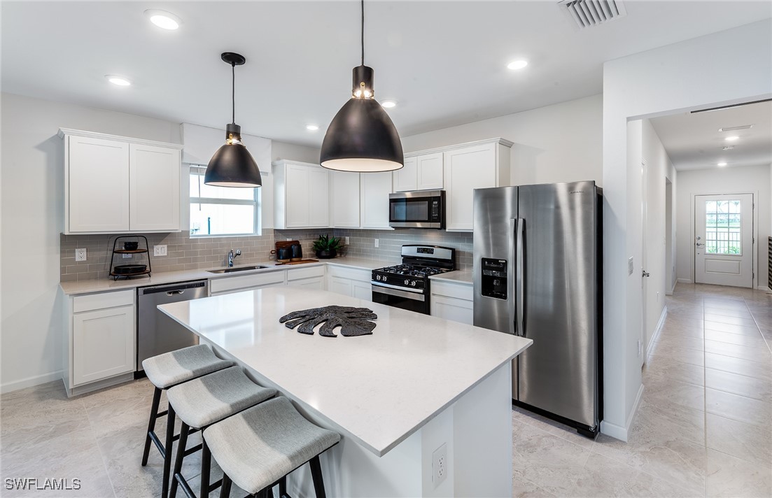 4 Bed SingleFamilyResidence for Sale in Caloosa Cove, FL — photo 4