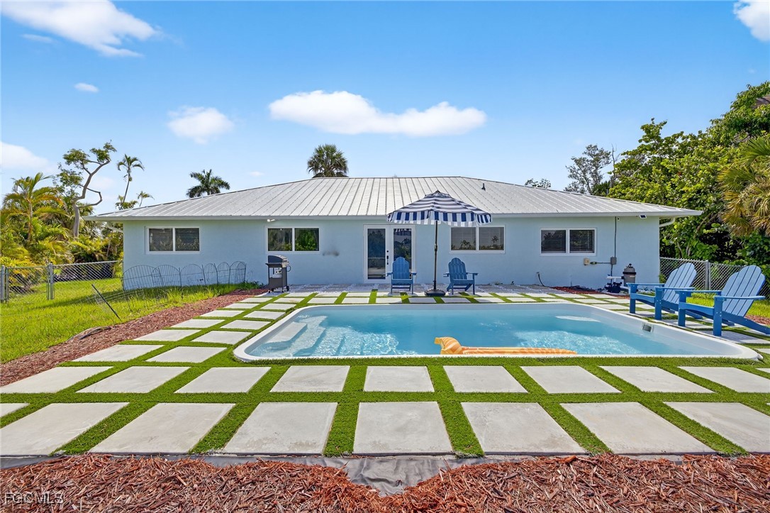 4 Bed Pool Home for Sale in Sanibel, FL, $675,000 — photo 4