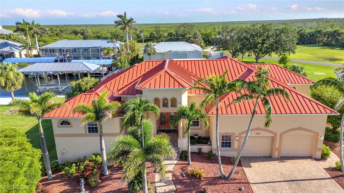 3 Bed Pool Home for Sale in Pirate Harbor, photo 4