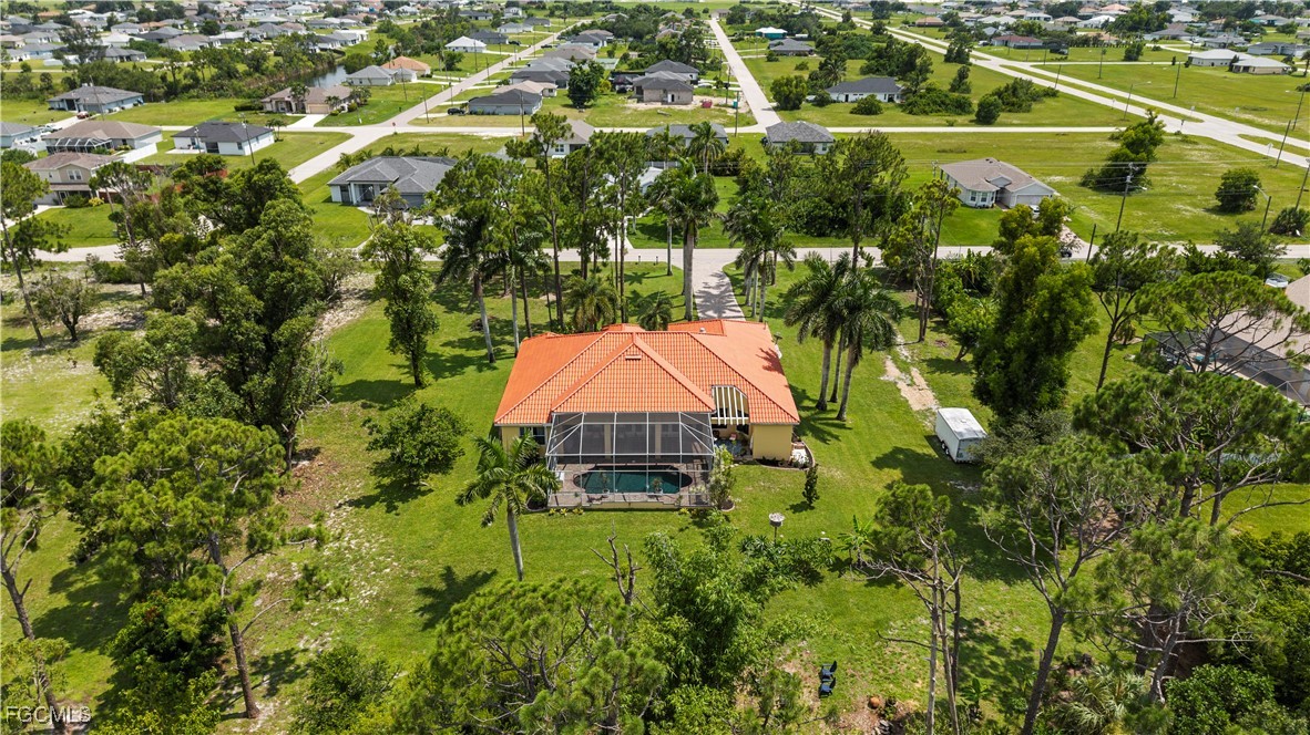 3 Bed Pool Home for Sale in Cape Coral, photo 4