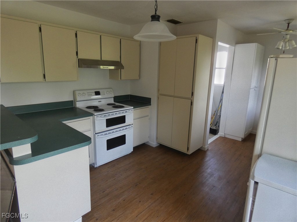 4 Bed SingleFamilyResidence for Sale in Lehigh Acres, FL — photo 4