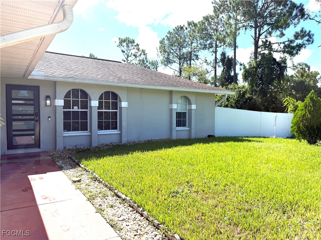 4 Bed SingleFamilyResidence for Sale in Lehigh Acres, FL — photo 4