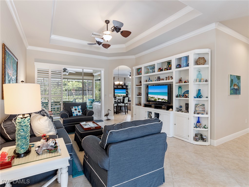 5 Bed Pool Home for Sale in Bella Terra, photo 4