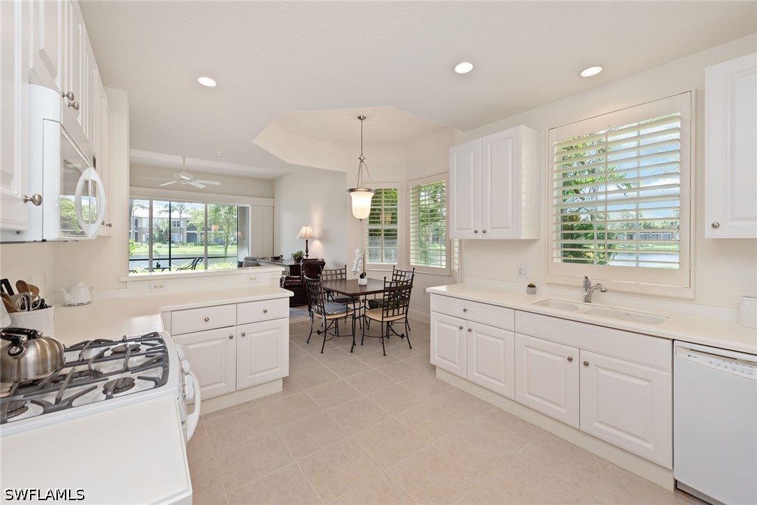 3 Bed Waterfront Home for Sale in Varenna, photo 4