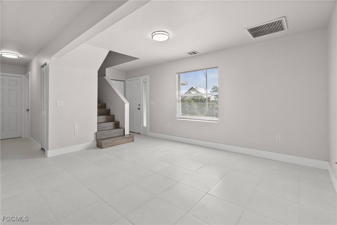 3 Bed SingleFamilyResidence for Sale in Lehigh Acres, FL — photo 4