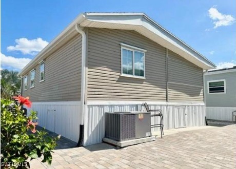 1 Bed ManufacturedHome for Sale in Naples, FL, $165,000 — photo 4