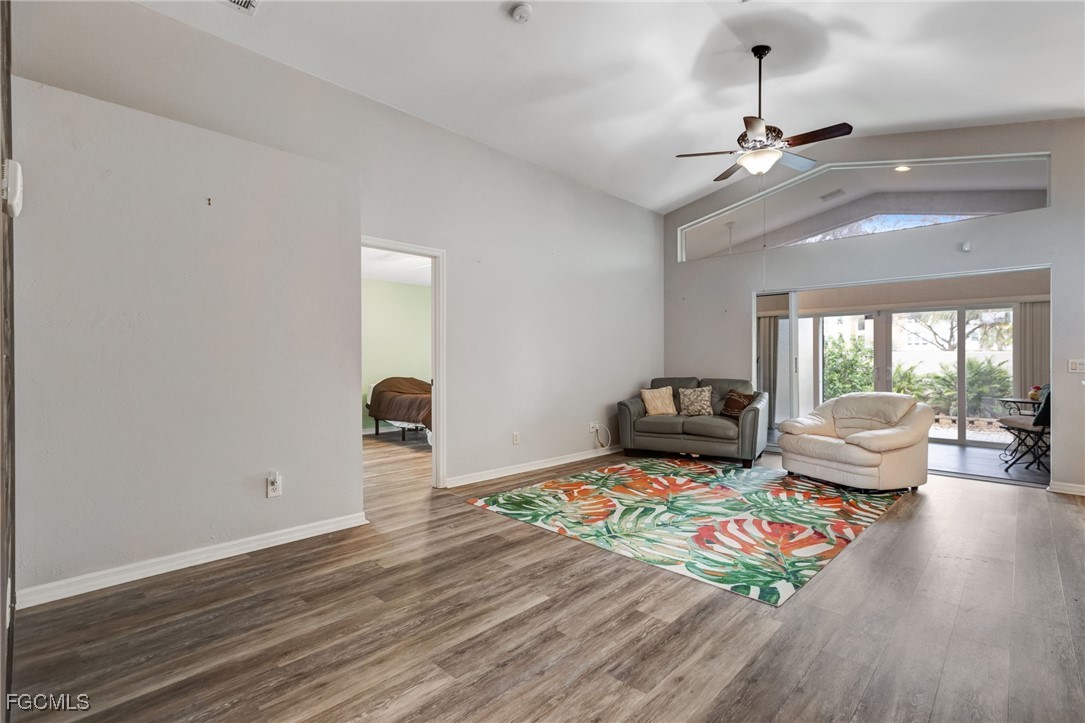 3 Bed SingleFamilyResidence for Sale in Fort Myers, FL — photo 4