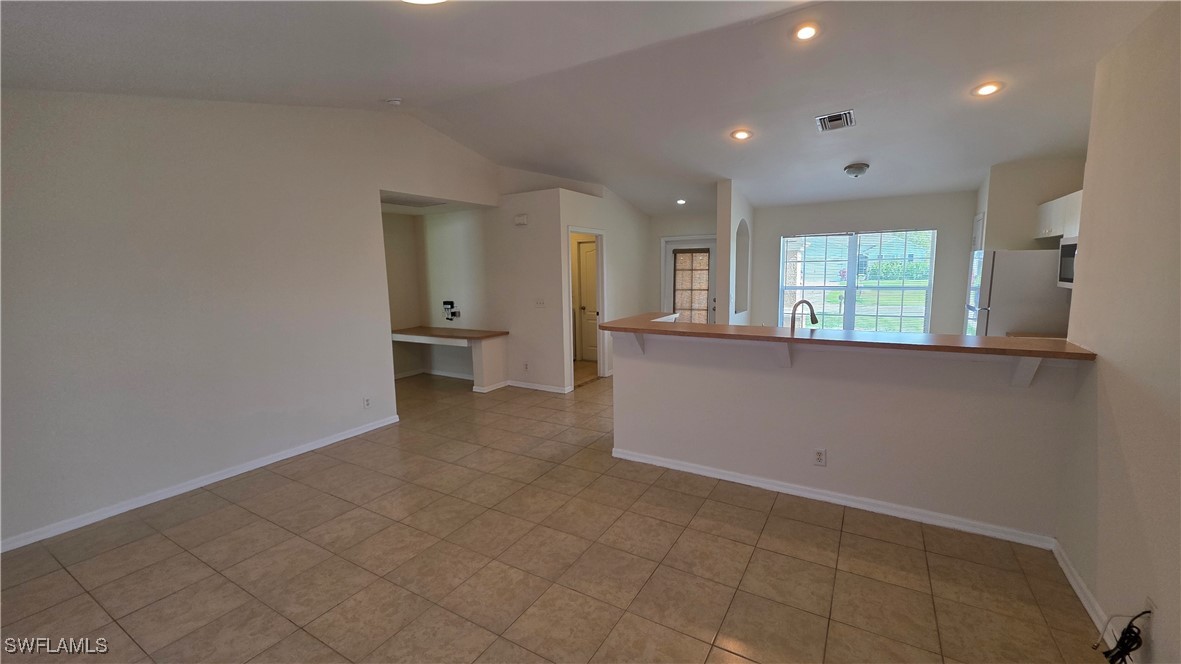 3 Bed SingleFamilyResidence for Sale in Cape Coral, FL — photo 4