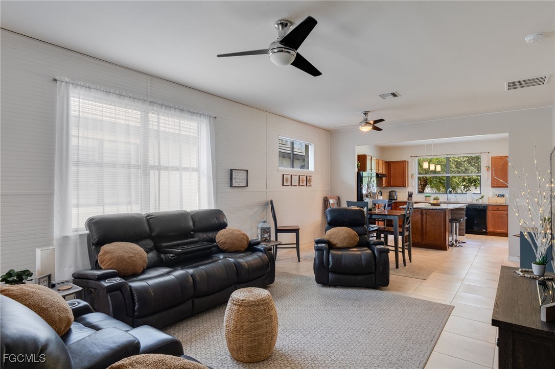 3 Bed SingleFamilyResidence for Sale in Corkscrew Shores, FL — photo 4