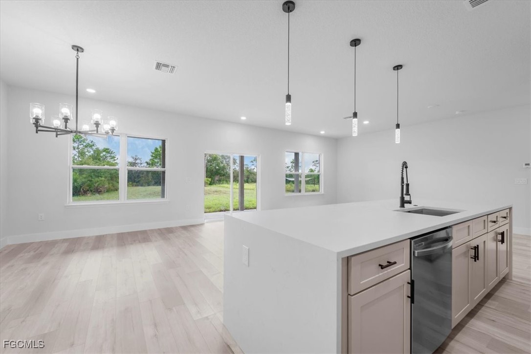4 Bed SingleFamilyResidence for Sale in Sun N Lakes, photo 4