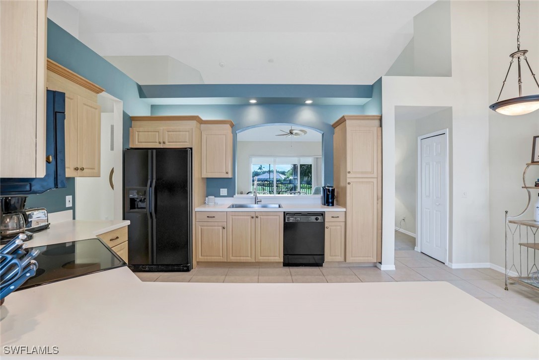 2 Bed Waterfront Home for Sale in Naples, photo 4