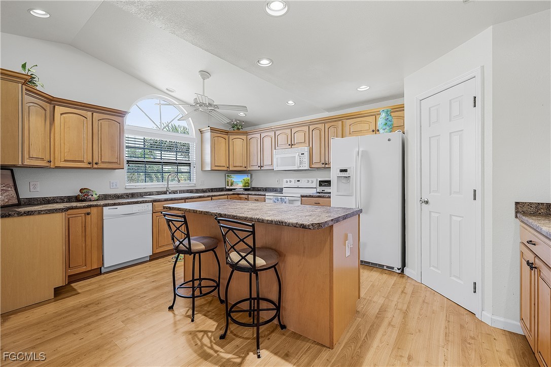 3 Bed SingleFamilyResidence for Sale in Captains Cove, photo 4