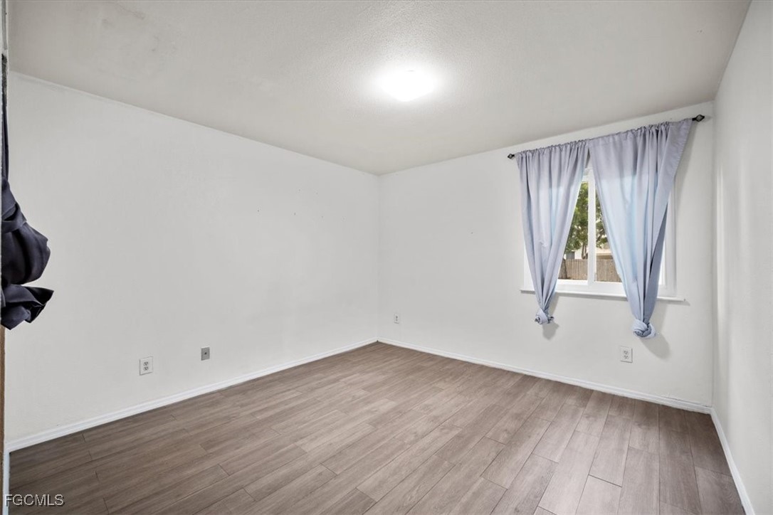 2 Bed Condominium for Sale in Village Creek, photo 4