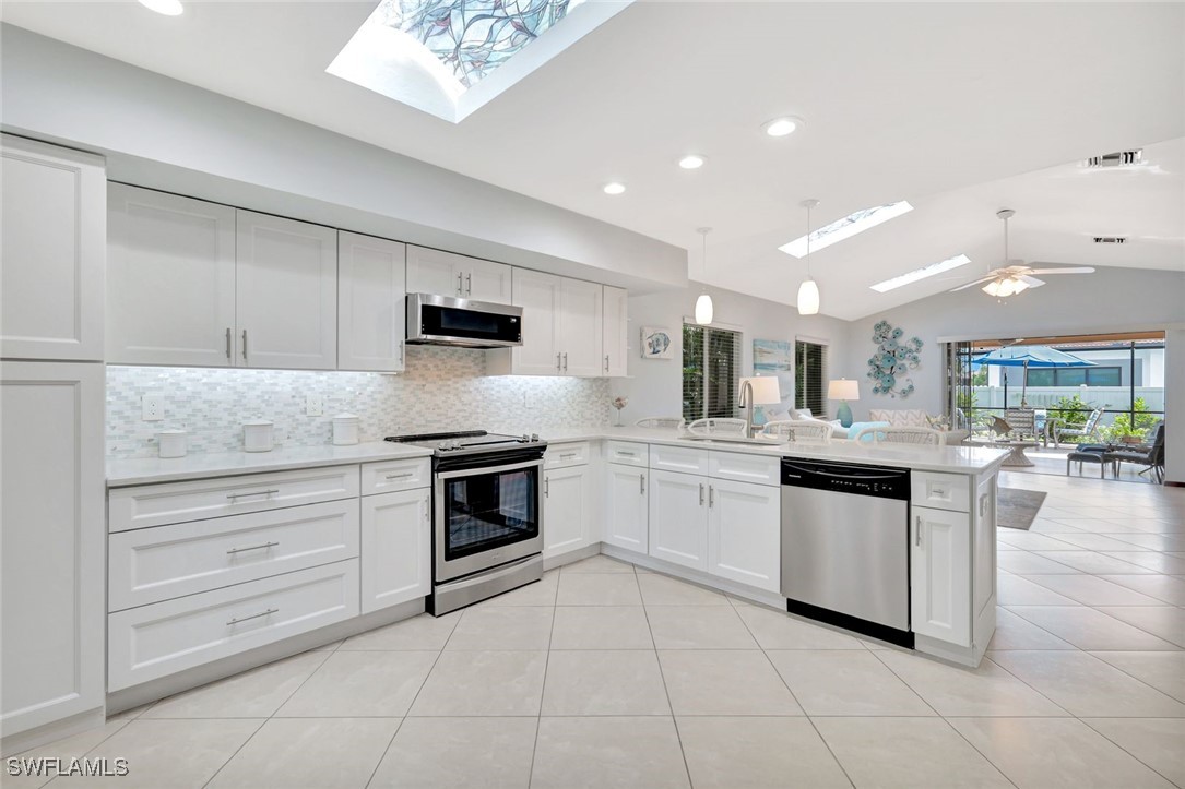 3 Bed SingleFamilyResidence for Sale in Naples, photo 4