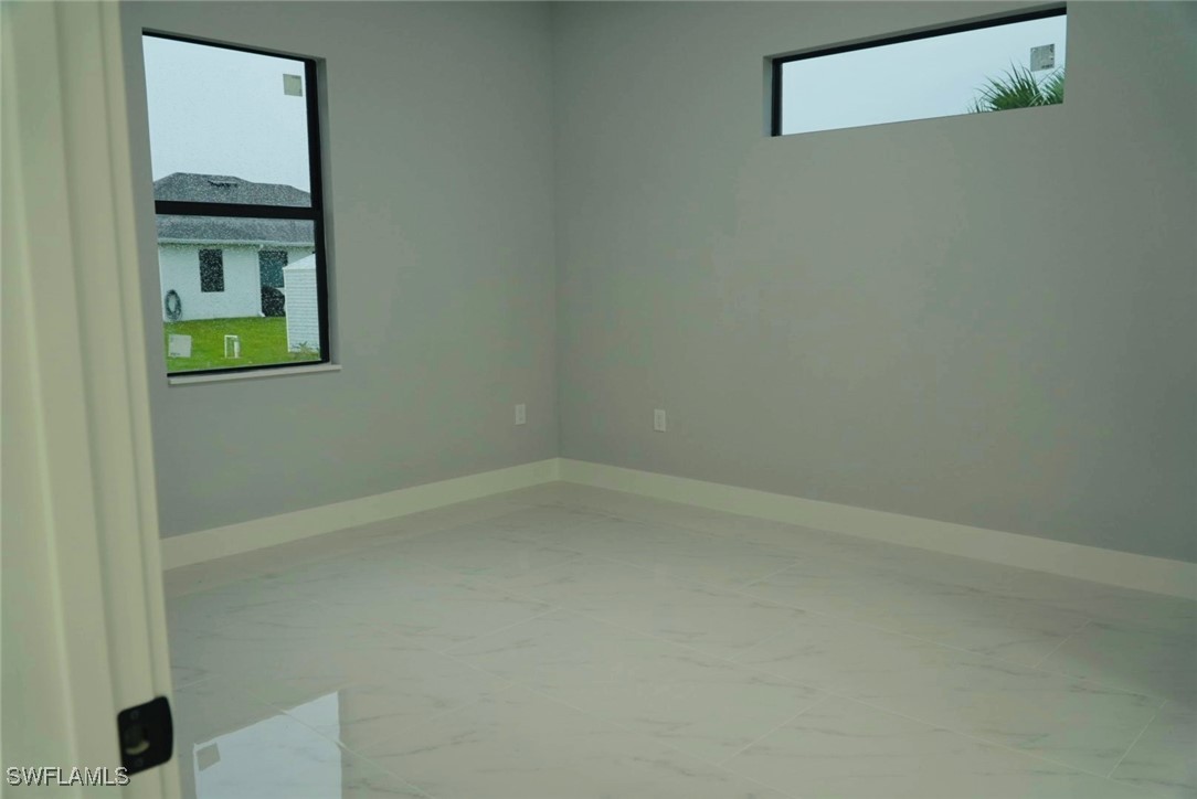 4 Bed SingleFamilyResidence for Sale in Lehigh Acres, photo 4