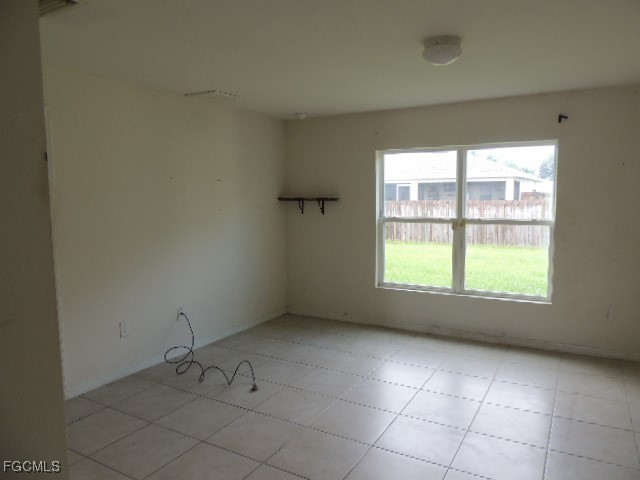 4 Bed SingleFamilyResidence for Sale in Cape Coral, photo 4
