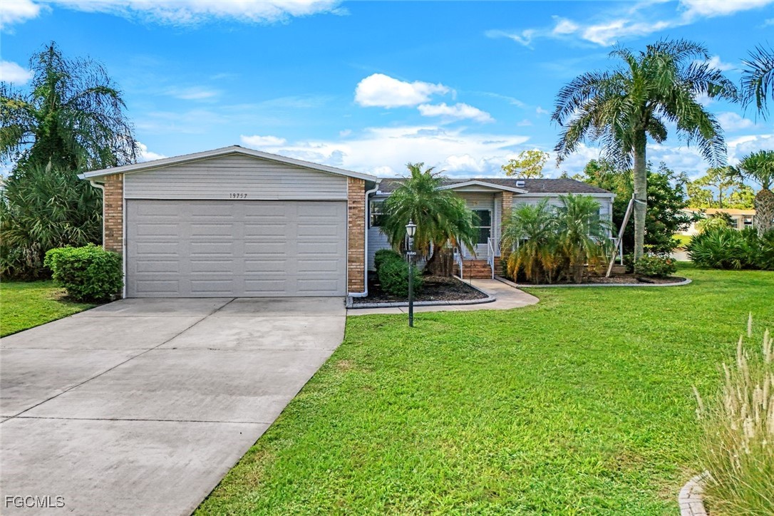 3 Bed Waterfront Home for Sale in North Fort Myers, FL — photo 4