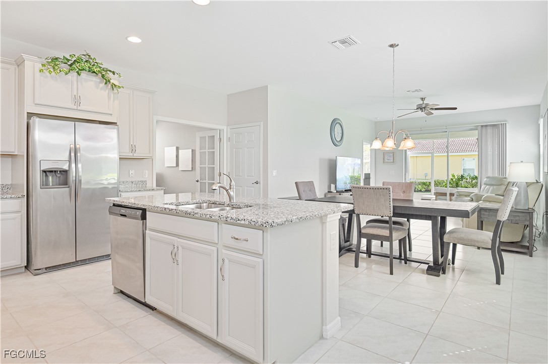 3 Bed Waterfront Home for Sale in Cascades, photo 4