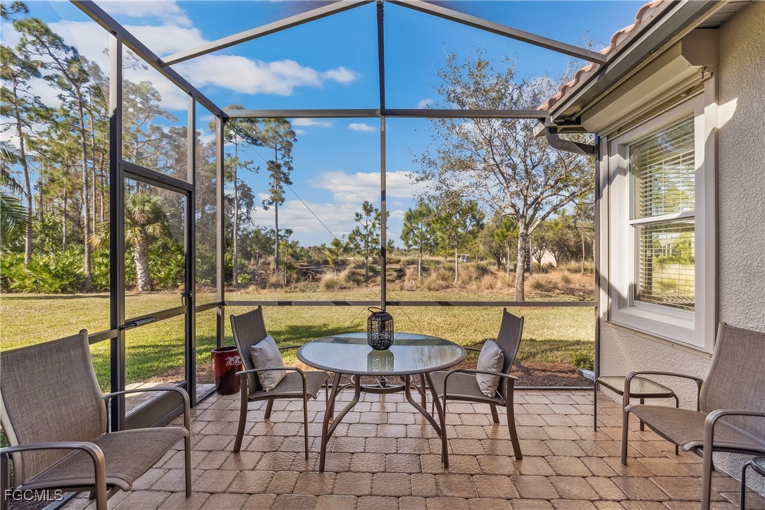 2 Bed SingleFamilyResidence for Sale in Somerset, FL — photo 4