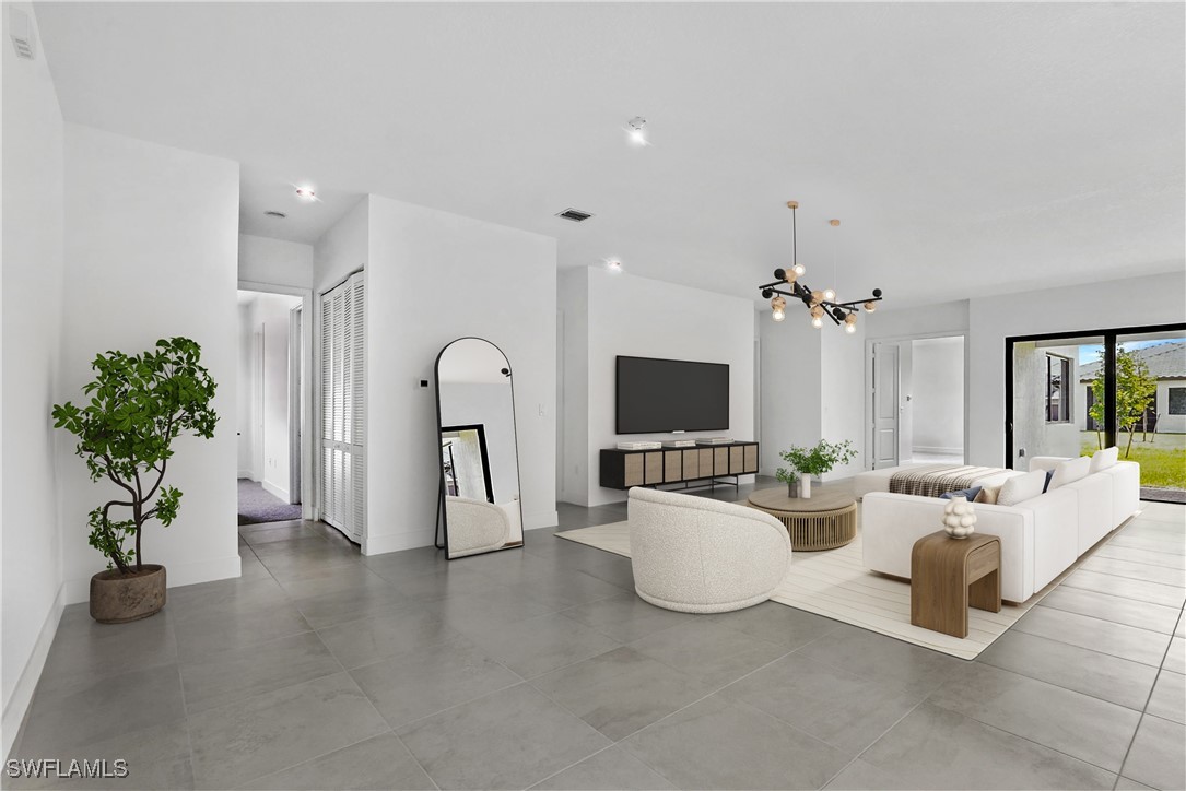 4 Bed SingleFamilyResidence for Sale in Maple Ridge, FL — photo 4