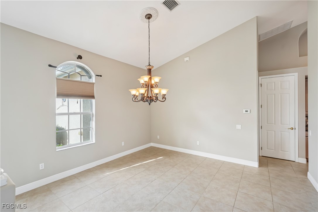 3 Bed Pool Home for Sale in Cape Coral, photo 4