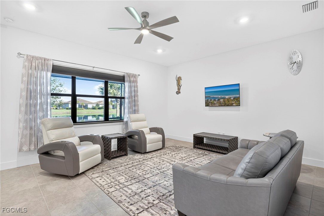 5 Bed Waterfront Home for Sale in Avalon Park, photo 4