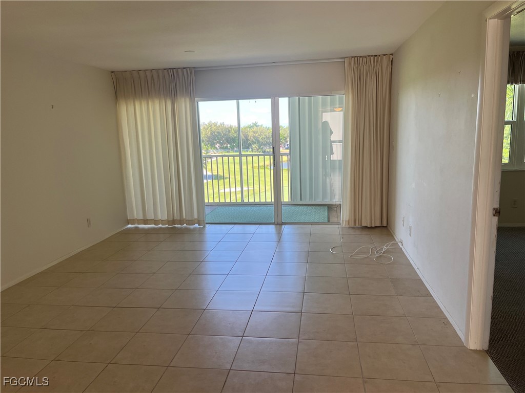 1 Bed Condominium for Sale in Seven Lakes, FL, $69,999 — photo 4