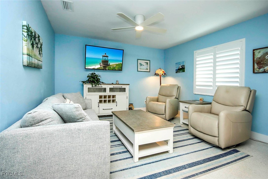 2 Bed Condominium for Sale in Sanibel, photo 4