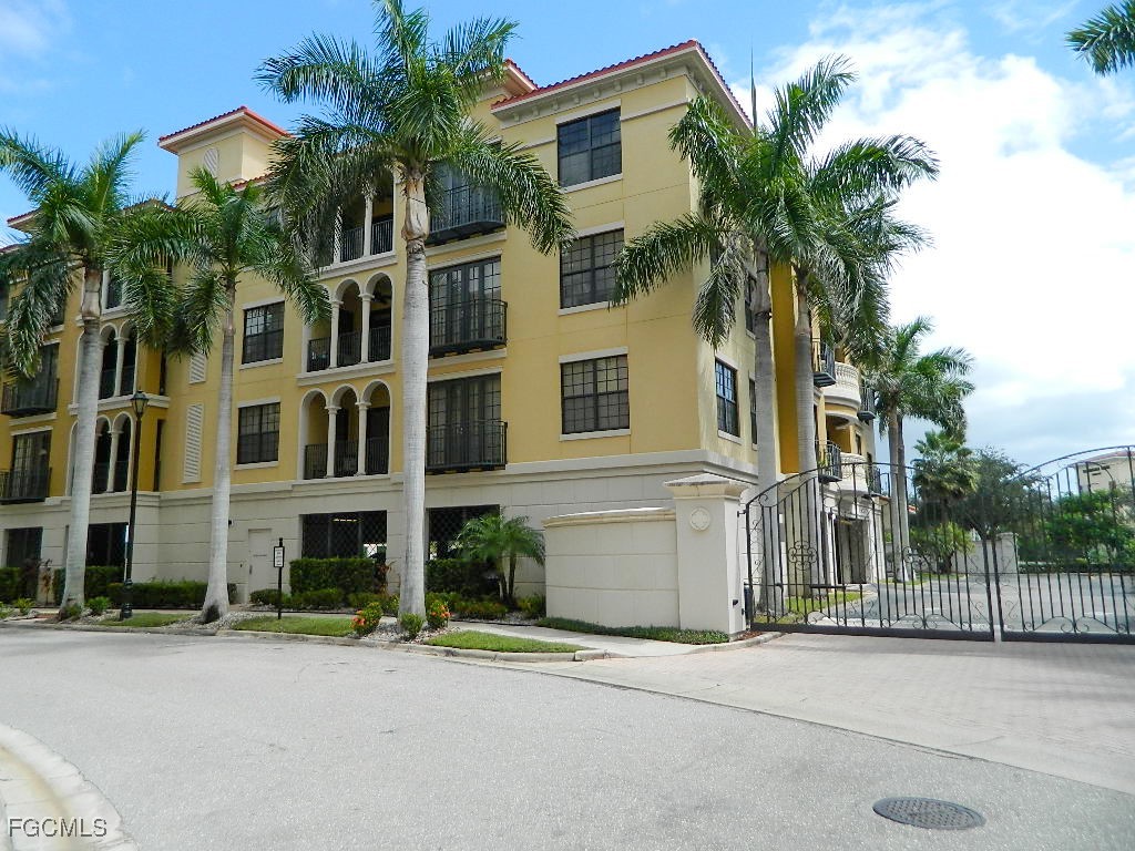 2 Bed Condominium for Sale in Estero, FL — photo 4
