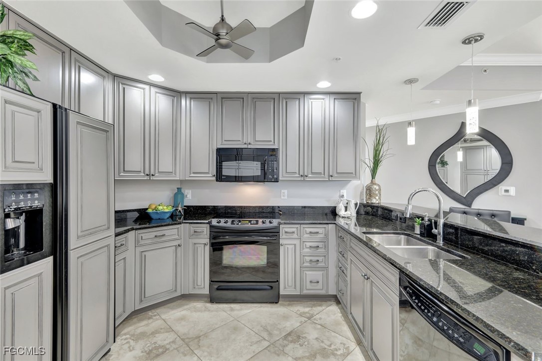 3 Bed Waterfront Home for Sale in Cape Coral, photo 4