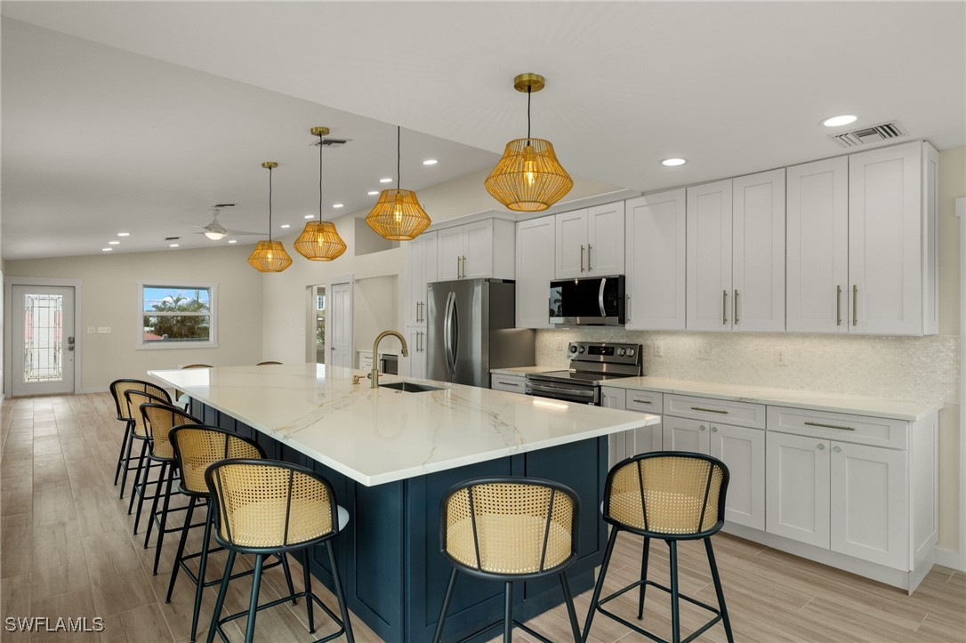 3 Bed Pool Home for Sale in Laguna Shores, photo 4