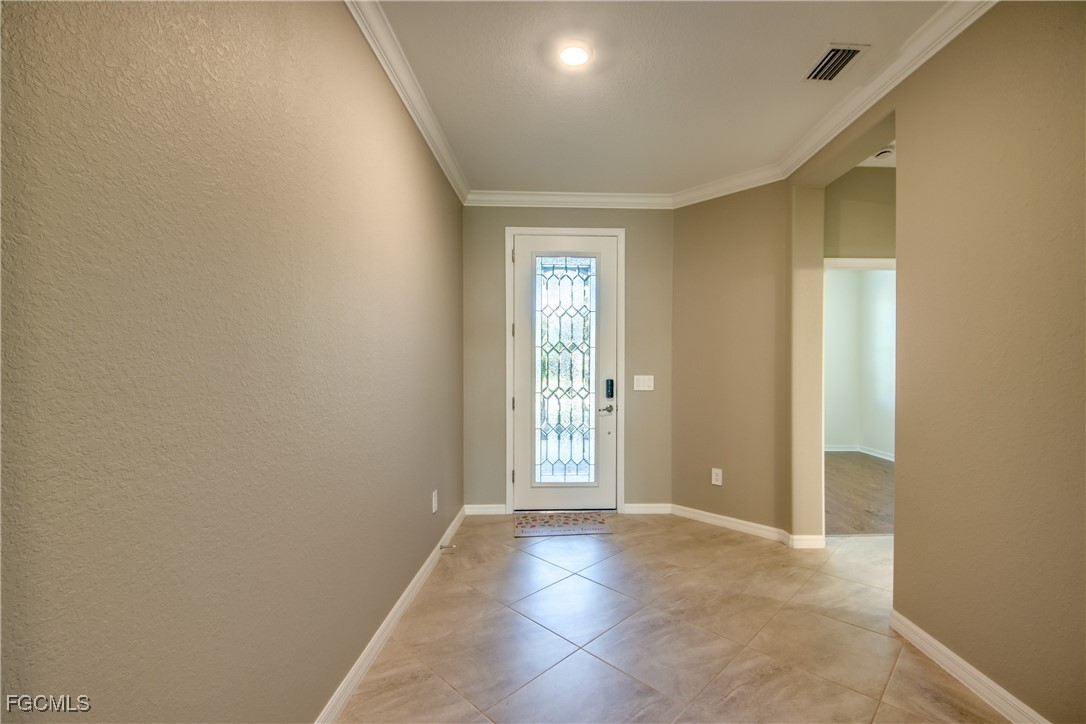 3 Bed SingleFamilyResidence for Sale in Estero, FL, $499,900 — photo 4
