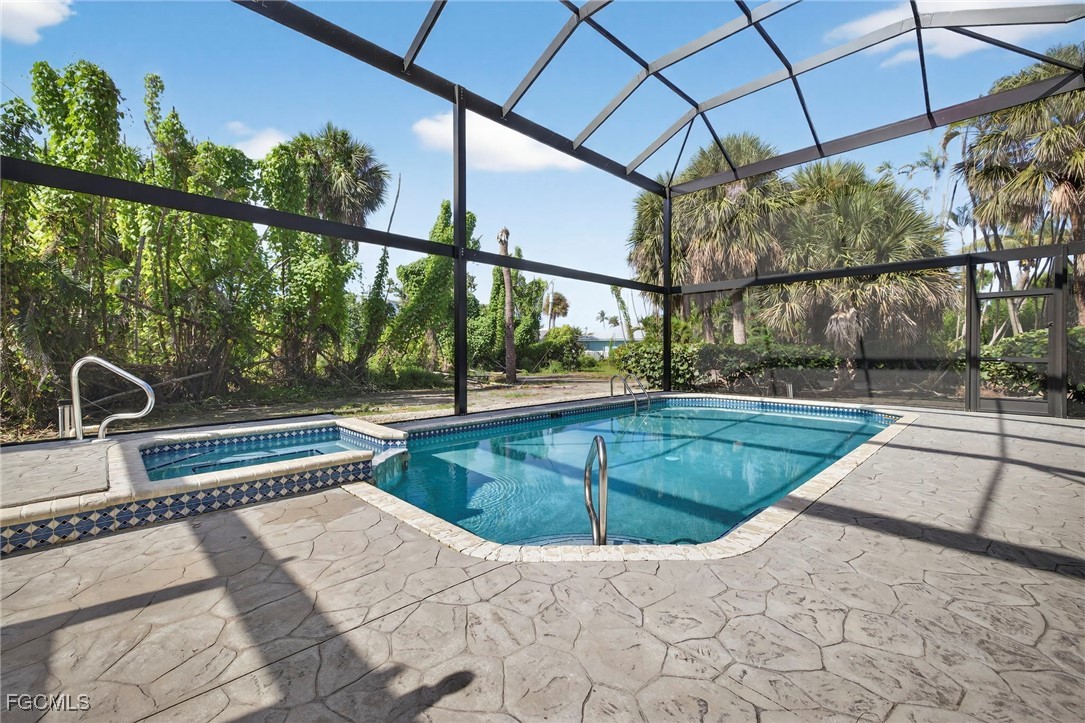 3 Bed Pool Home for Sale in Sanibel, FL, $1,049,000 — photo 4