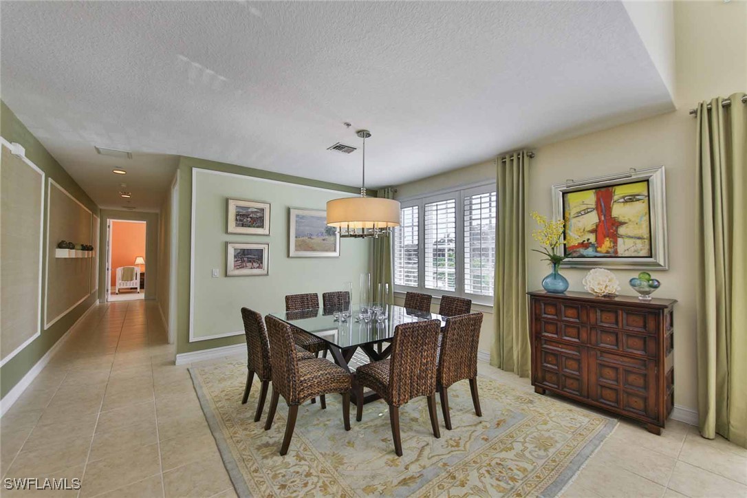 3 Bed Condominium for Sale in Naples, photo 4