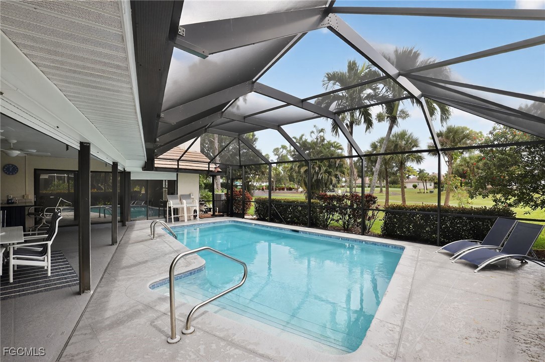 3 Bed Pool Home for Sale in Spanish Wells, photo 4