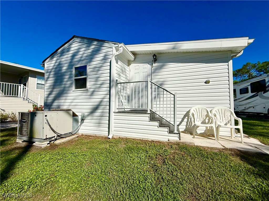2 Bed ManufacturedHome for Sale in Naples, FL, $125,000 — photo 4