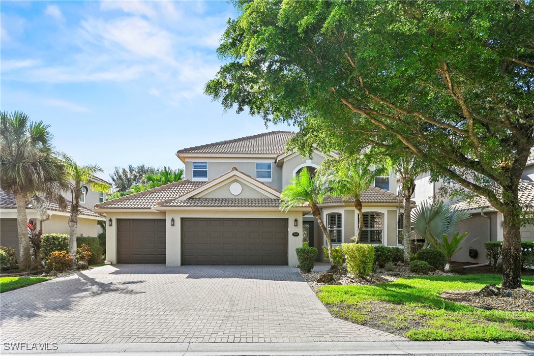 5 Bed Pool Home for Sale in Bella Terra, photo 4