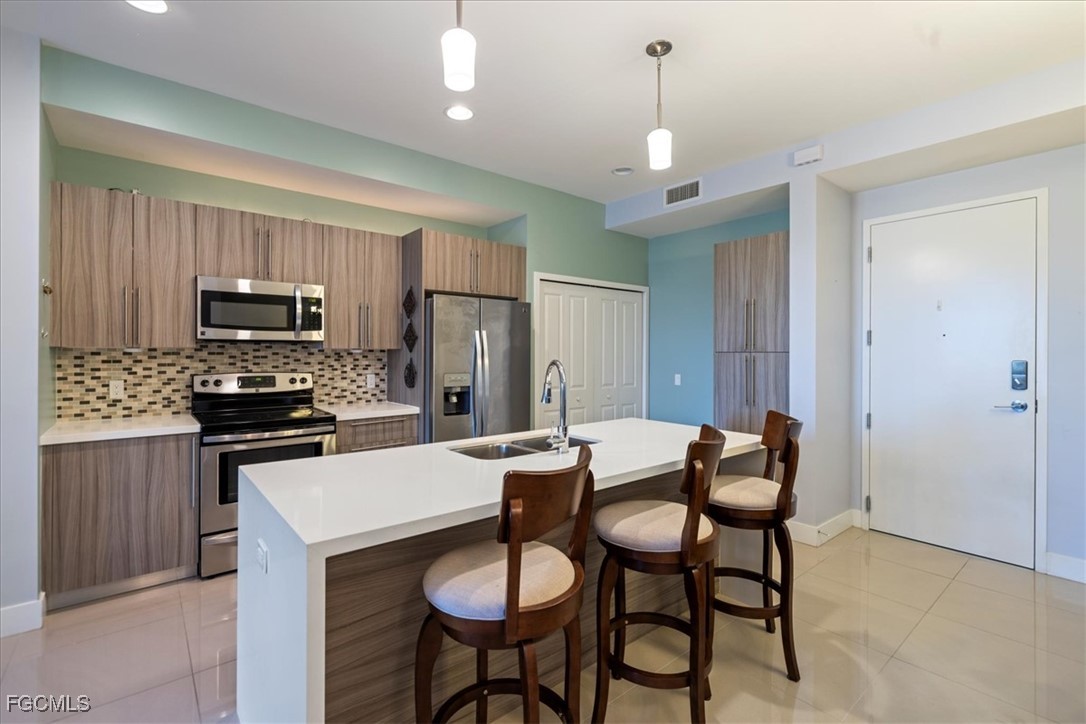 2 Bed Condominium for Sale in Royal Pointe, photo 4