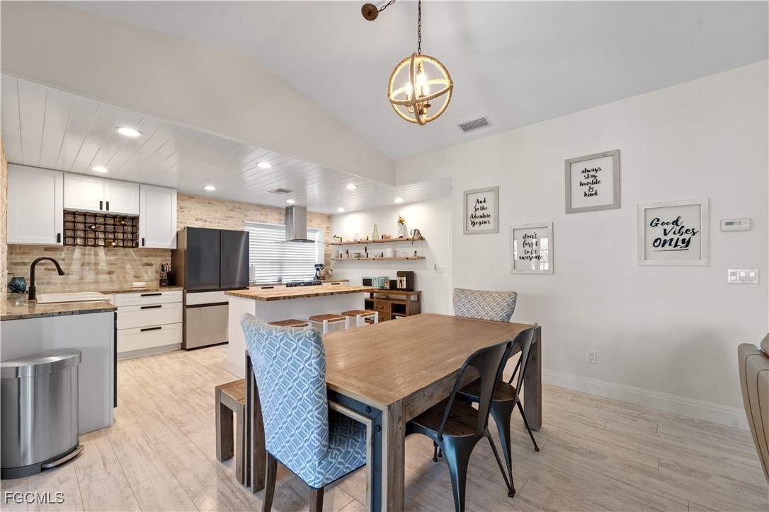 2 Bed SingleFamilyResidence for Sale in South Pointe, FL — photo 4