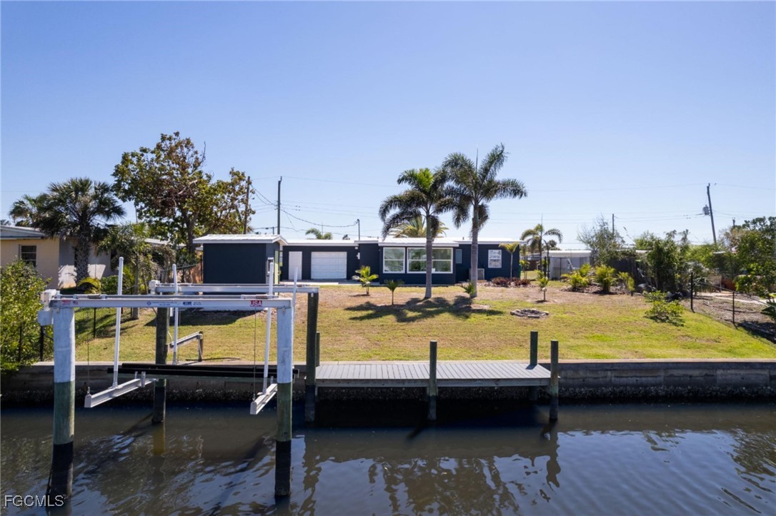 2 Bed Waterfront Home for Sale in Port Charlotte, photo 4