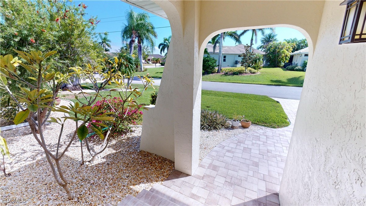3 Bed Pool Home for Sale in Burnt Store Isles, photo 4