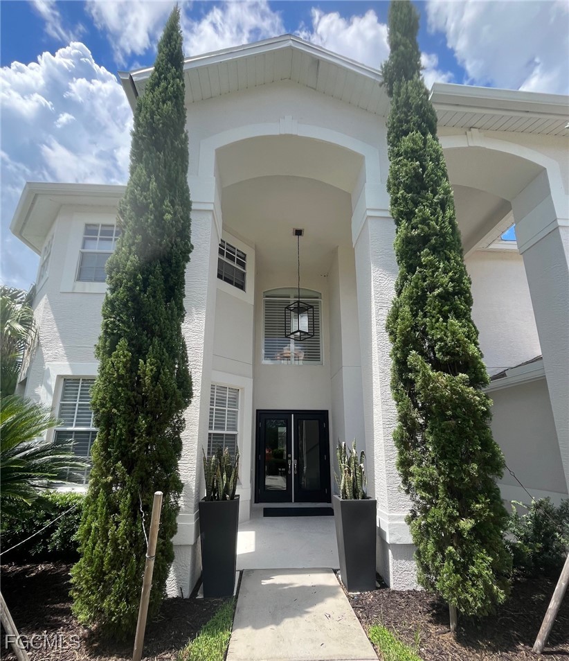 5 Bed Pool Home for Sale in Stoneybrook, photo 4